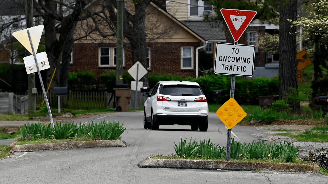 MNPD: Nashville man killed by car on Gallatin Pike on Saturday night