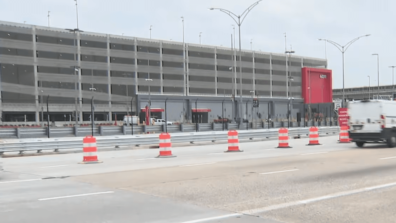 New Atlanta airport parking deck offers technological boost