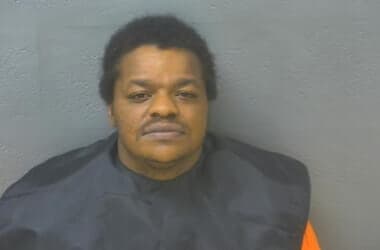 Man arrested after attempted robbery at pizzeria in Lynchburg